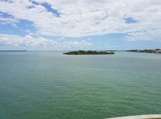 138 1st St E APT 202, Tierra Verde, FL 33715