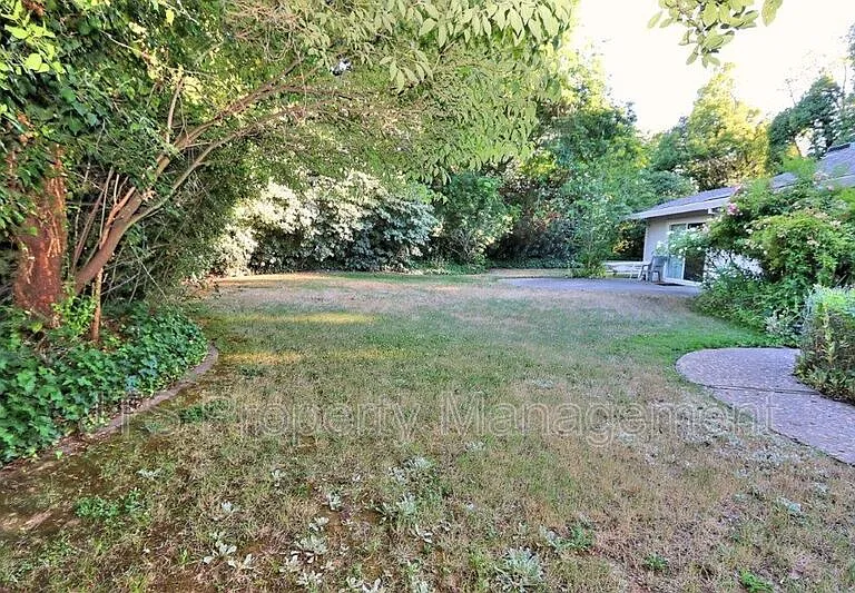 1060 Sand Bar Cir — Photo 33