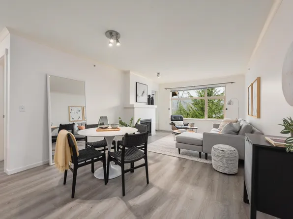 300 Klahanie Dr #401, Pt Moody, BC V3H 5K8