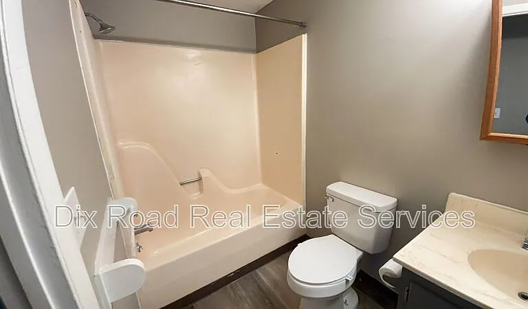 739 Trumbull St #9 — Photo 7