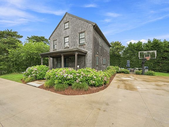 3rd image of 70 Hooper Farm Rd