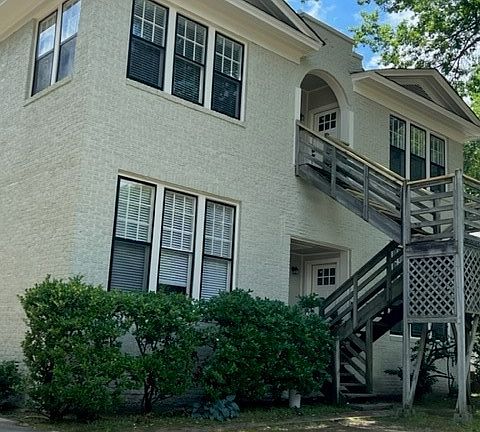 2nd image of 516 E 8th St #3