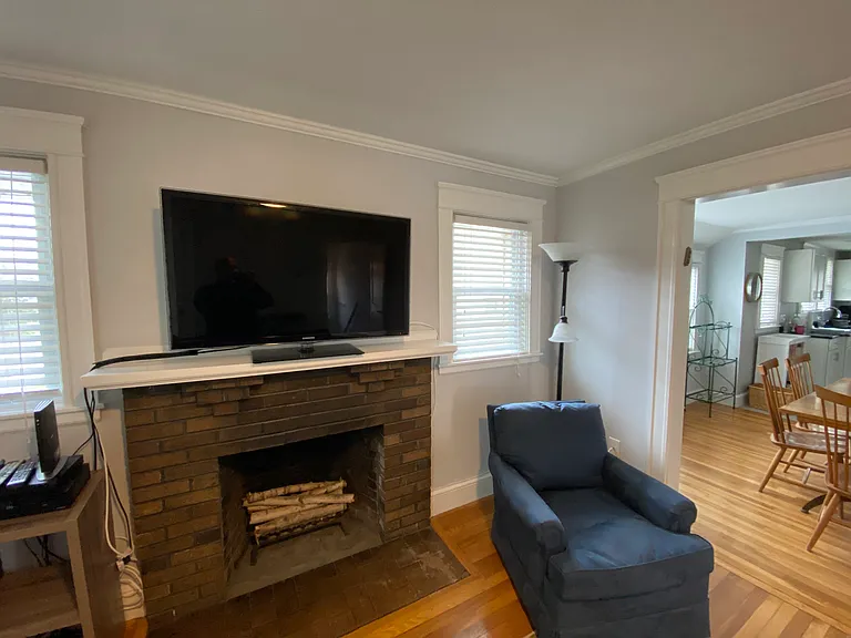 75 Maple St — Photo 2