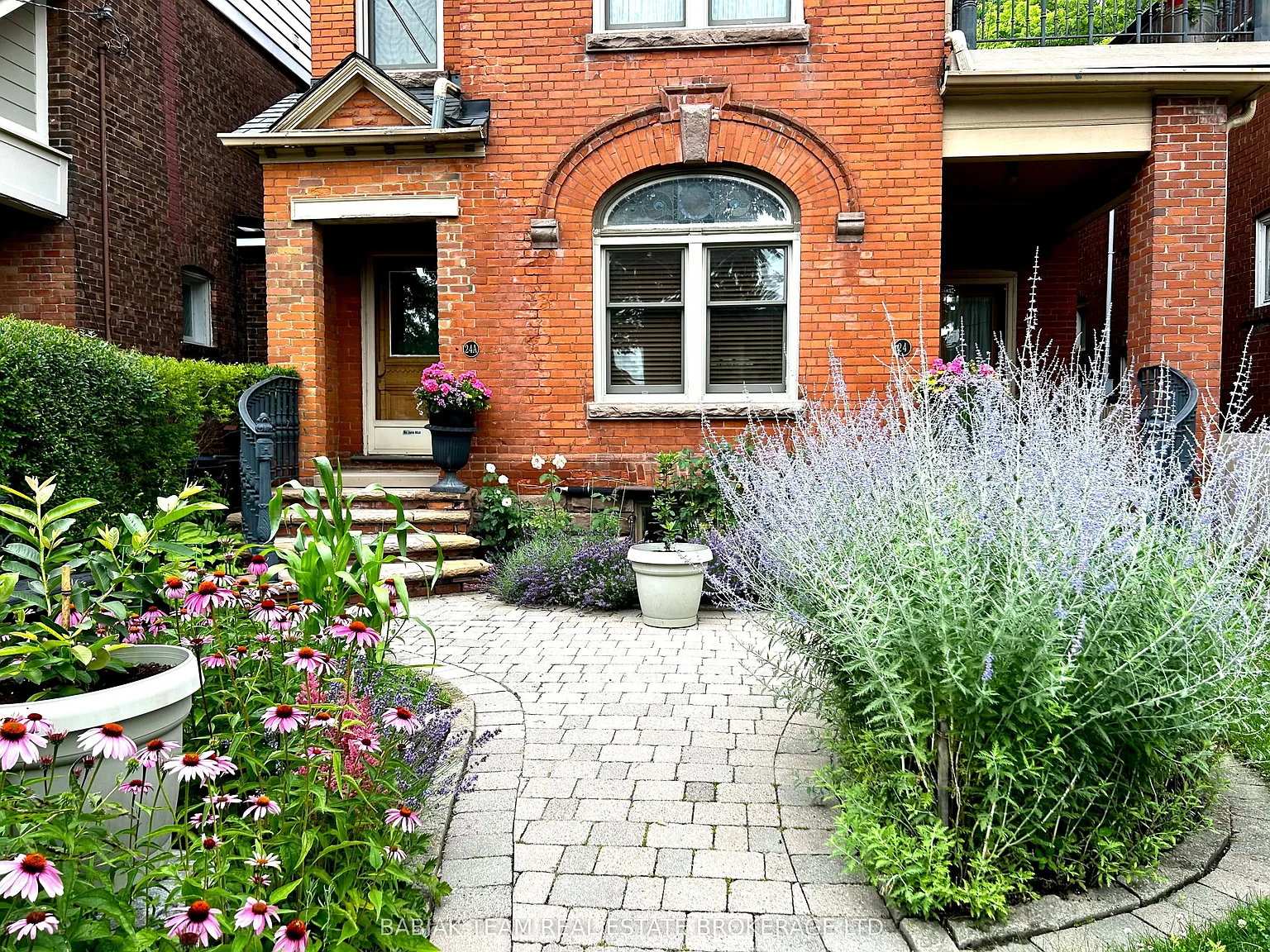 2 bed, $2,700 — Photo 2
