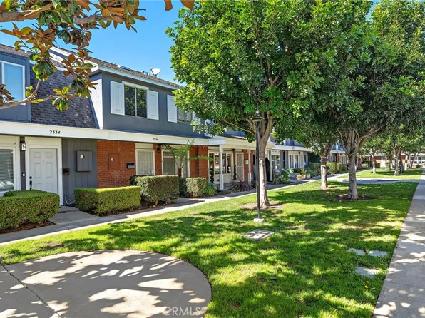 2338 Bunker Hill Way, Costa Mesa, CA 92626