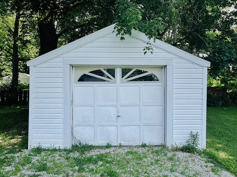 810 S Luick Ave — Photo 17