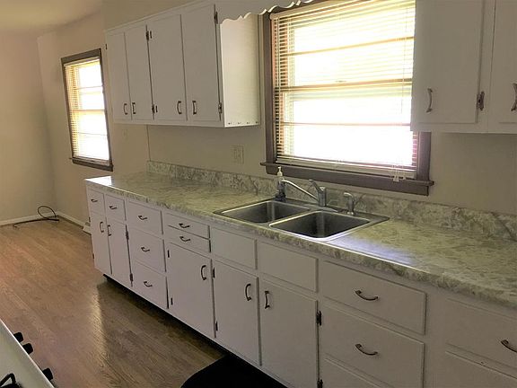 3rd image of 323 Newell Ave