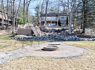 7345 Parkwood Dr, Fenton, MI 48430