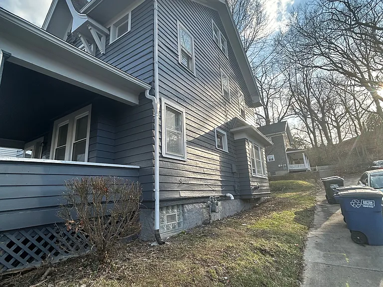 1603 Manette Pl — Photo 2