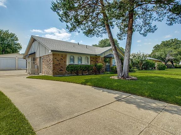 4th image of 2706 Greenbrook Dr