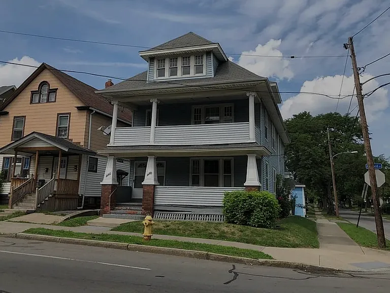 1526 Clifford Ave — Photo 2