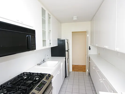 Rented by Sotheby's International Realty | media 4