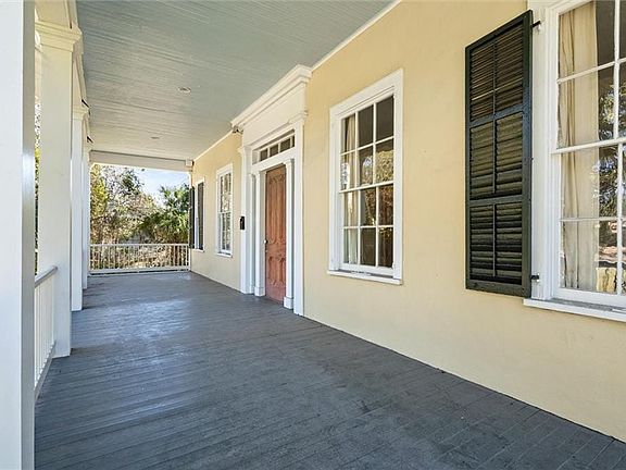 View of patio / terrace with a porch