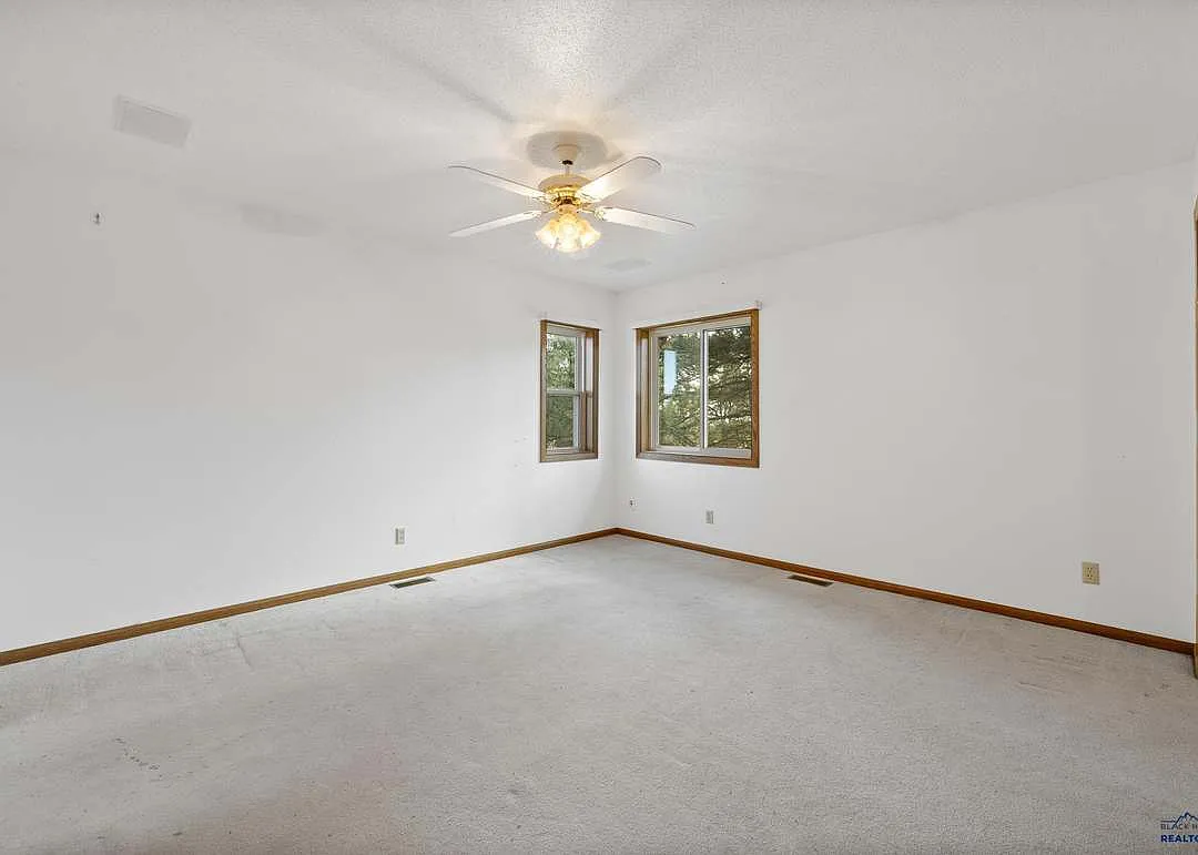 2 bed, 2759 sqft, $2,150 — Photo 2