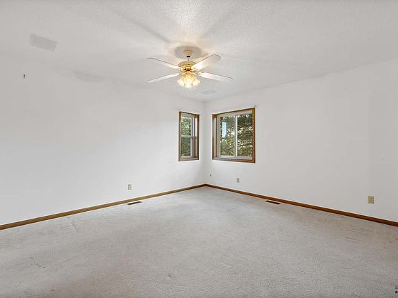 2nd image of 23865 Pioneer Ridge Rd