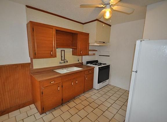 3rd image of 1907 Anita Dr