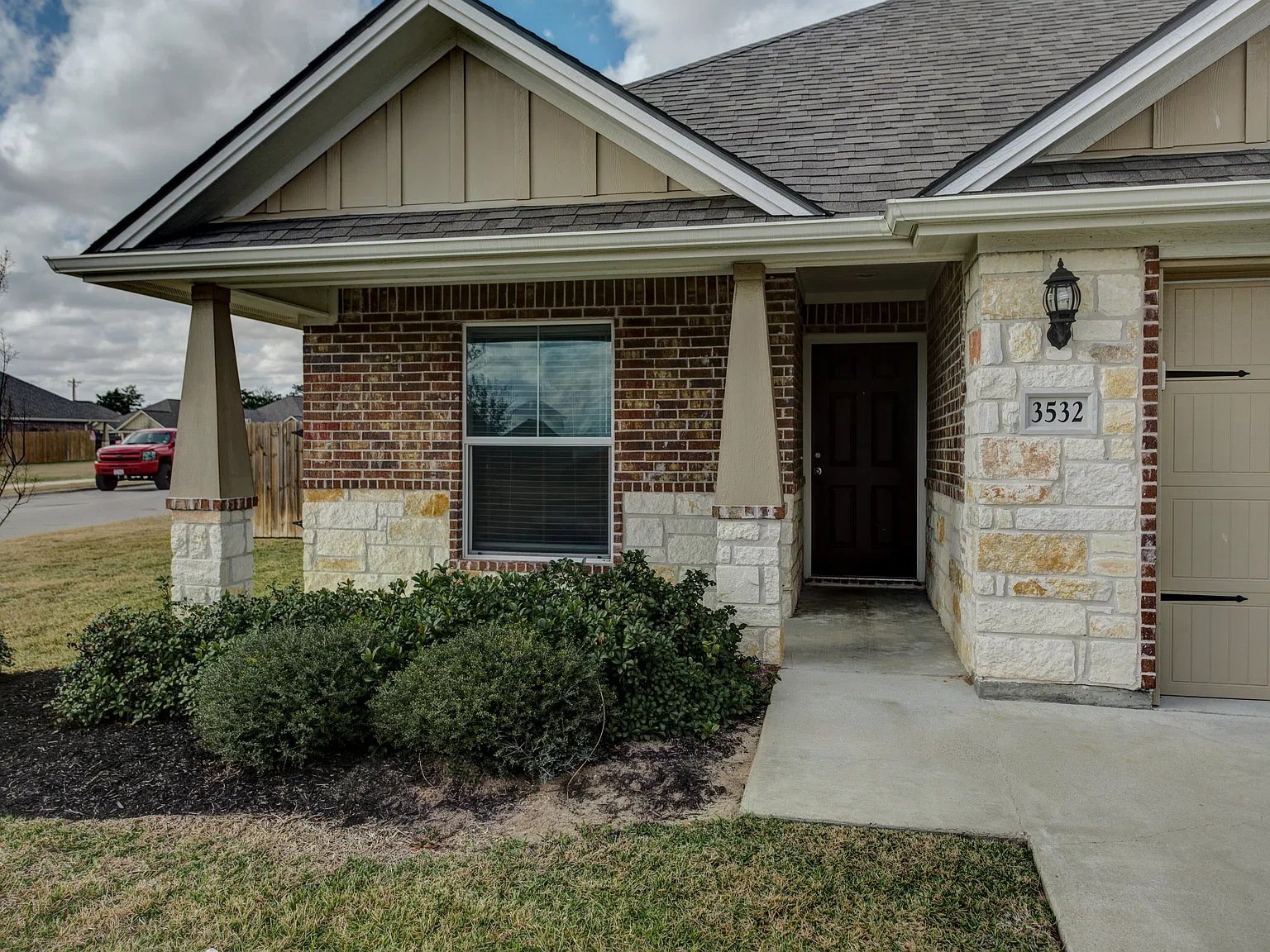4 bed, 1814 sqft, $3,000 — Photo 4