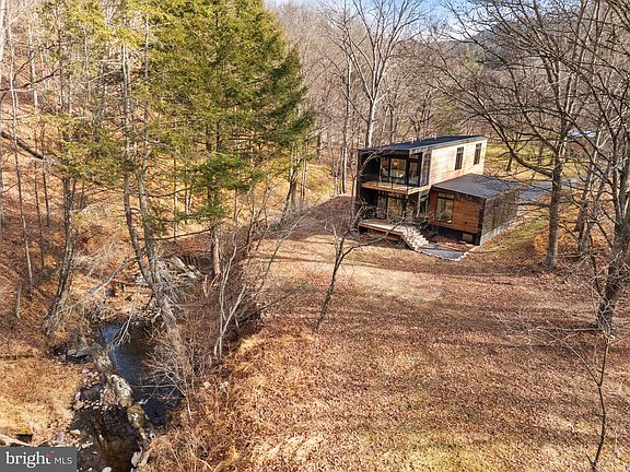 3rd image of 1956 Dove Hollow Rd