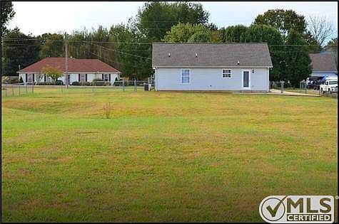 2nd image of 111 Skylark Dr