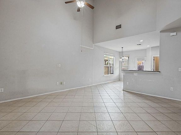 4th image of 512 Eagle Brook Ln
