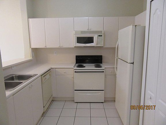 5th image of 2637 SE 16th Ter Unit 104