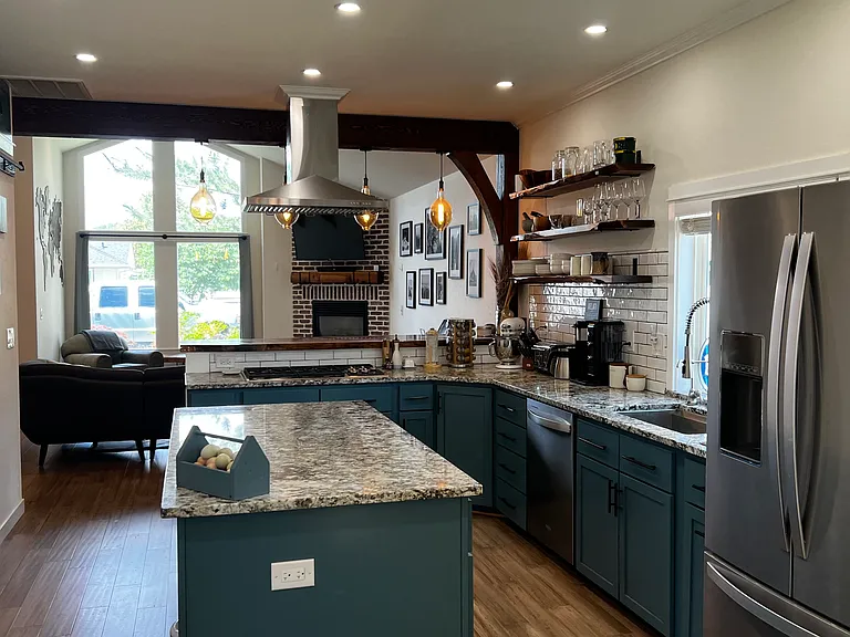 1703 E Lochmeadow Ct — Photo 6