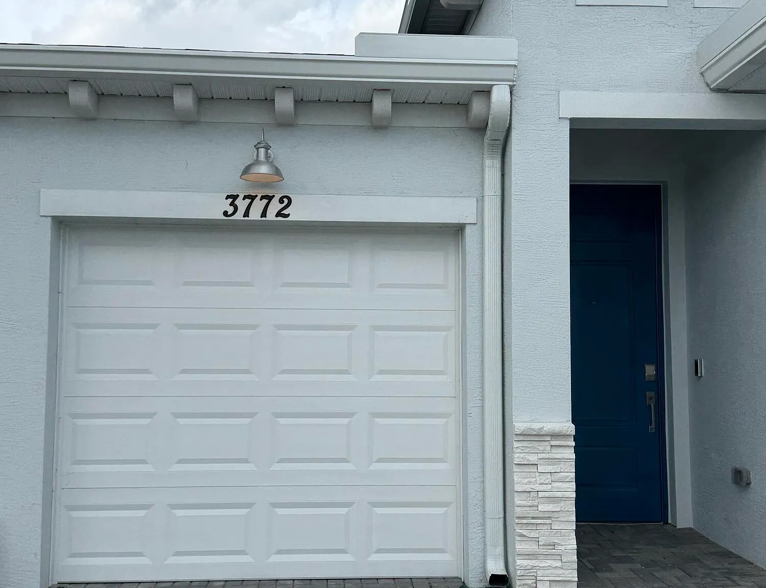 2 bed, 2.0 bath, 1308 sqft, $1,900 — Photo 2