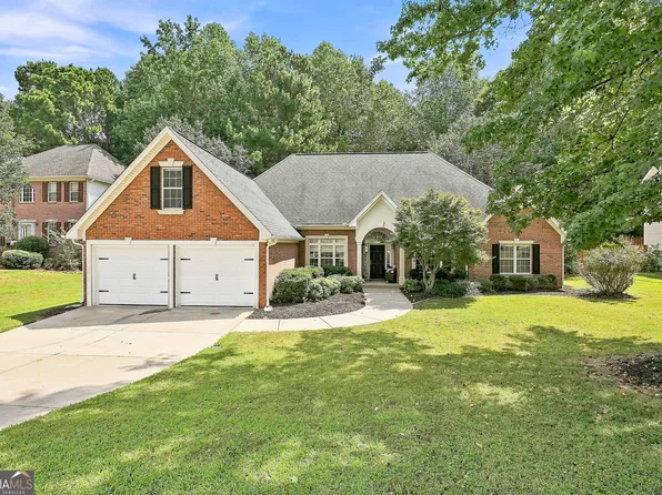125 Brookridge Ct, Fayetteville, GA 30215