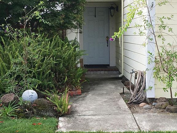 2nd image of 3462 Catalina Ave