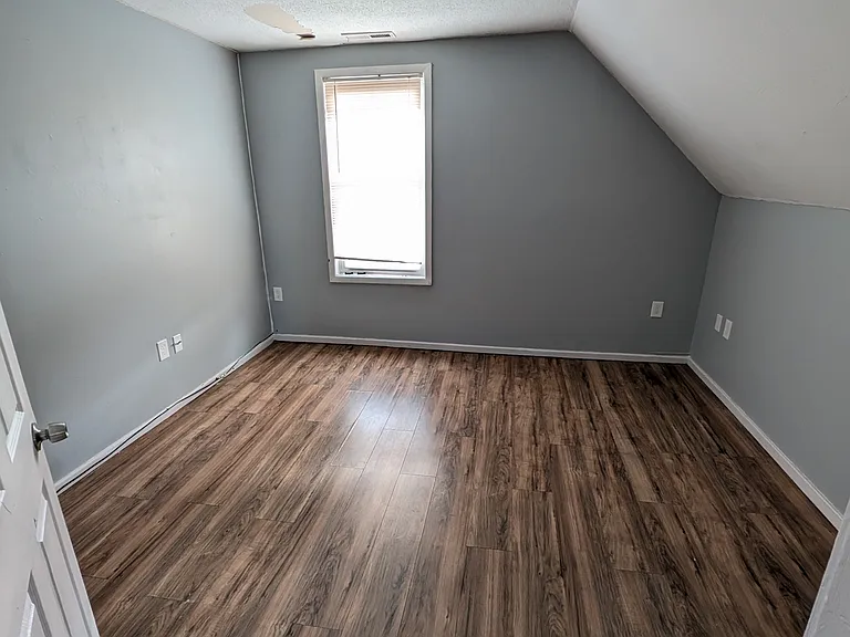152 E Farm St #3 — Photo 2