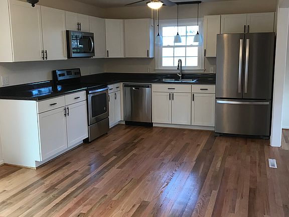 2nd image of 15018 Horseshoe Bend Dr