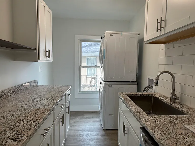 6 Holmes St #2 — Photo 9