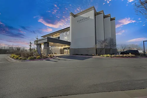 Parkside Apartments and Shops Photo 1