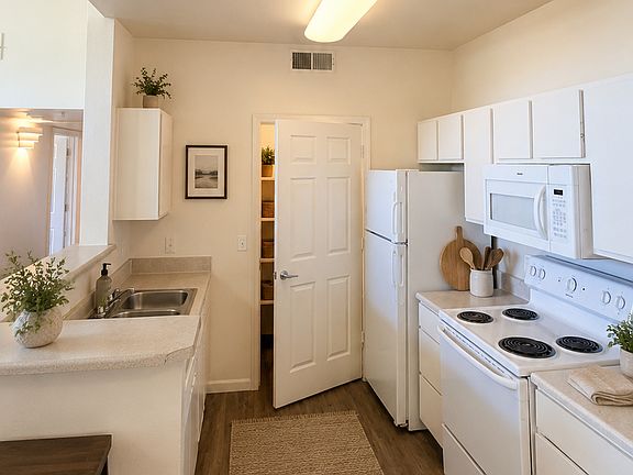 5th image of 3950 Duckhorn Dr #833