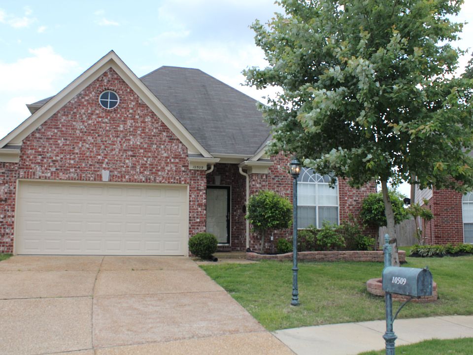 1st image of 10509 Ashglen Cir S