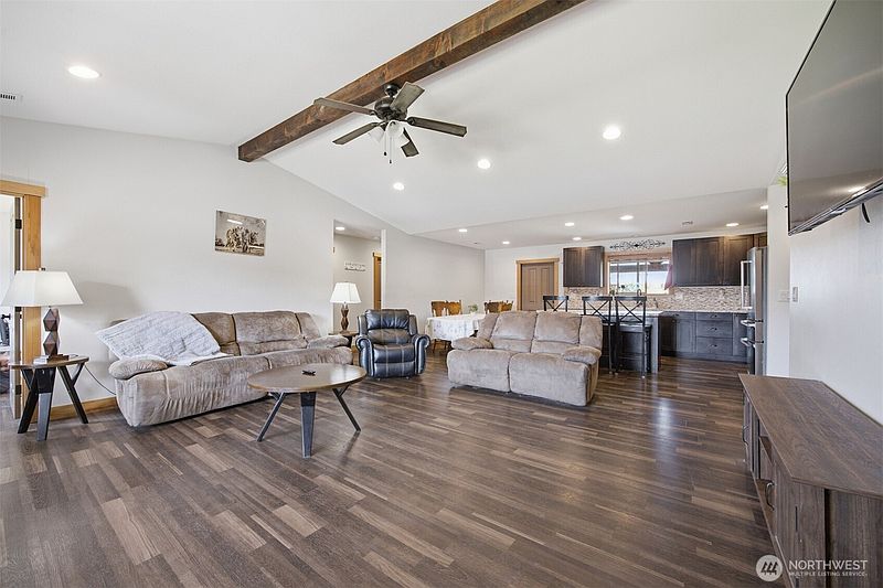 5th image of 406 Amareen Court