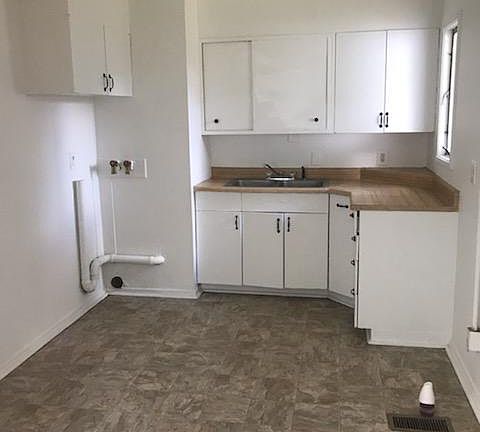 3rd image of 4132 Breton St