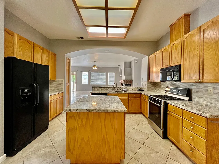 8057 Bothwell Dr — Photo 2