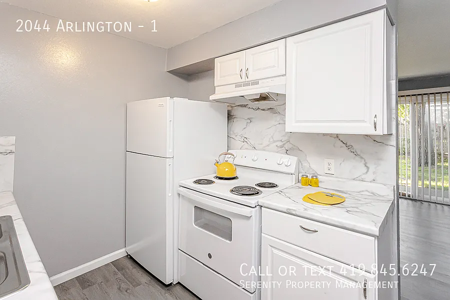 Stay Cool This Summer Garden-Level 2BR w/ Heat & Water Included — Photo 3