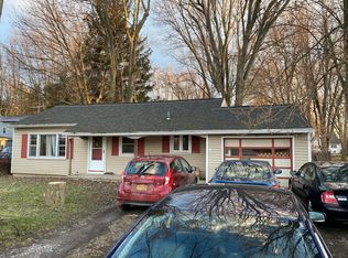 33 Ballantyne Rd, Rochester, NY 14623