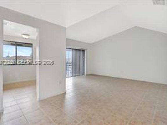 4th image of 615 NW 210th St APT 201-25