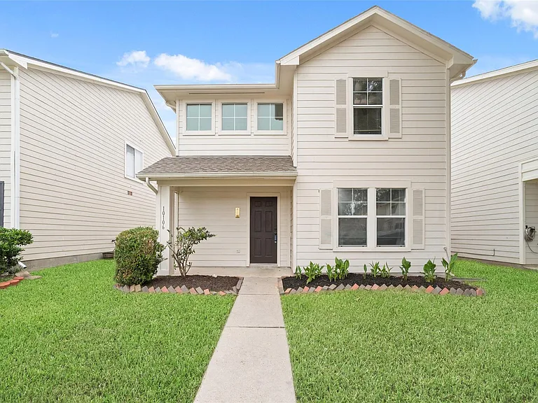 10106 Farrell Dr — Photo 1