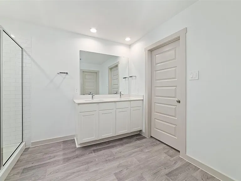 7207 Sunbreeze Ln — Photo 12