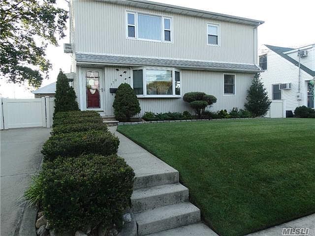 1st image of 170 Albertson Pl