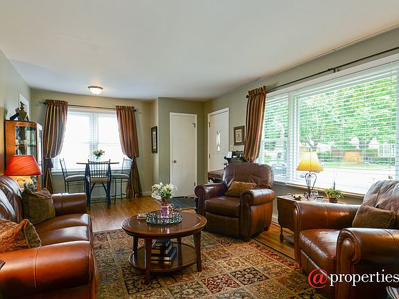 Living Room / Dining Room
