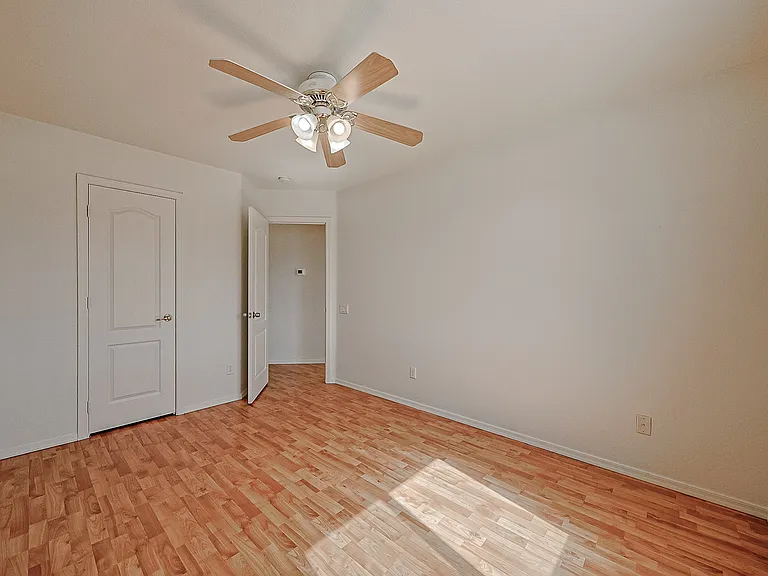 3225 N 130th Ave — Photo 27