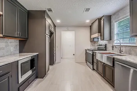 13818 Saddle Wood Dr — Photo 10