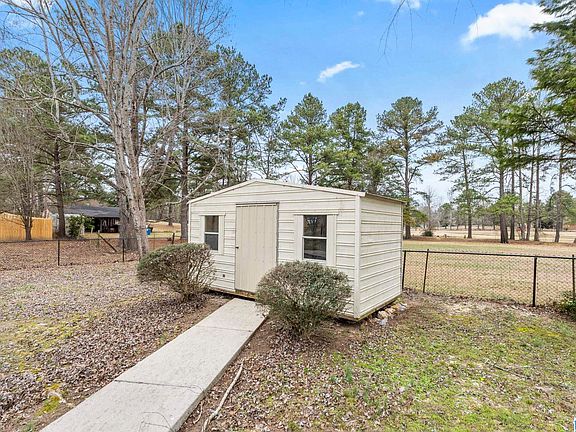 2nd image of 615 Maple St