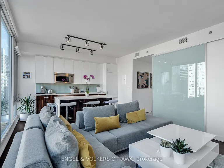 300 Lisgar St #701 — Photo 11