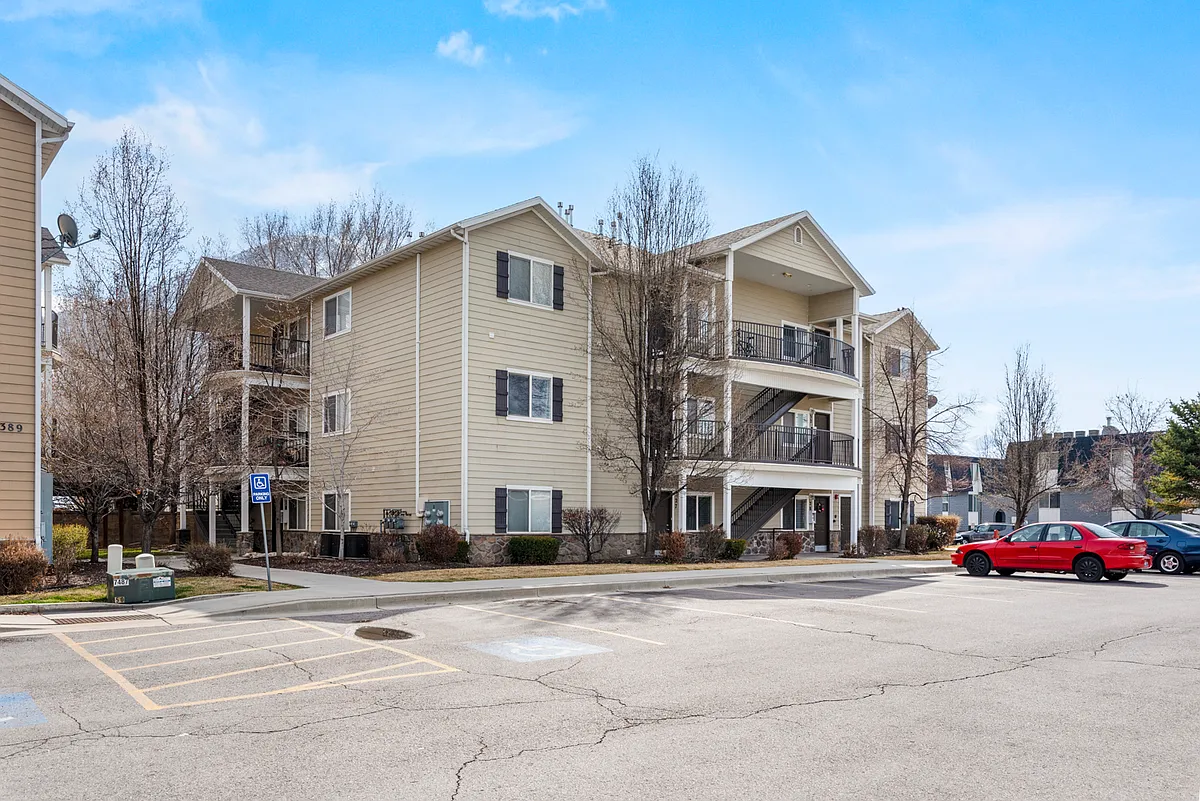 Building Photo - 397 S State St #37